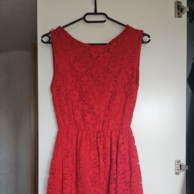 rotes Sommerkleid