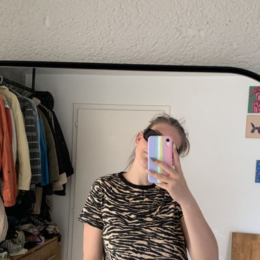t-shirt leo