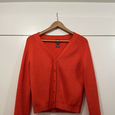 roter, warmer Cardigan