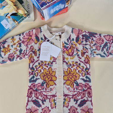 Strickbody mit Blumenmotiv neu