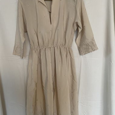 Vestito estivo beige