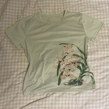 T-shirt beige avec imprimé floral