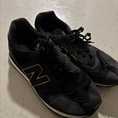 New Balance schwarz