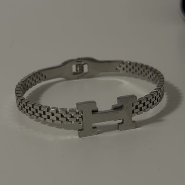 Metallarmband mit H-Anhaenger