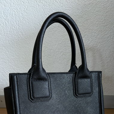 Karl Lagerfeld Tasche aus Kuhleder schwarz