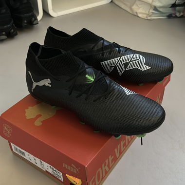 Puma schwarze Fussballschuhe FG