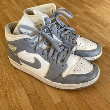 Nike Air Jordan 1 Mid Stealth