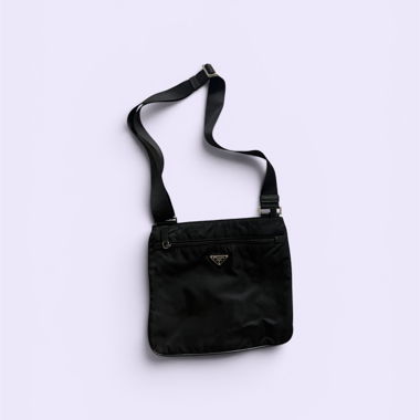 Borsa a tracolla Prada in nylon nera