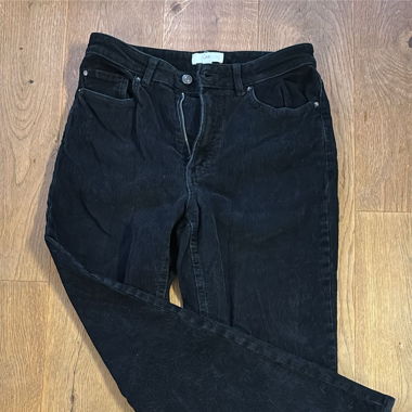 Jeans mit gerippter Optik