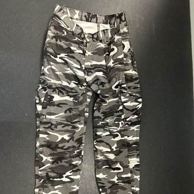 Motorcycle pants with protection
