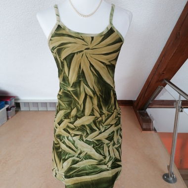 Sommerkleid Batik oliv, ca. Gr. S  Neu Boom Baba