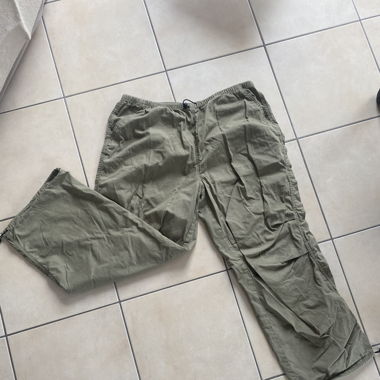 Green Parachute Pants H&M – Size M