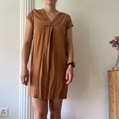 Robe d'été brune de items