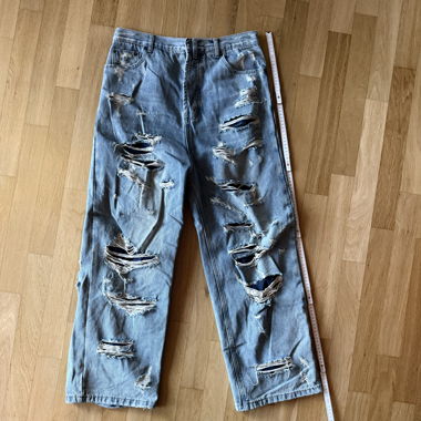 Ripped Baggy Jeans