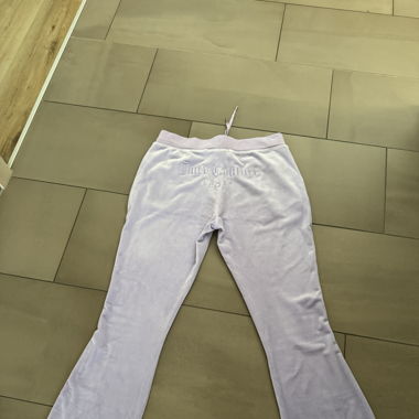 Juicy Couture Sporthose aus Velours Flieder, Gr. L