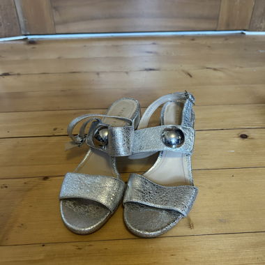 Elegant heeled shoes