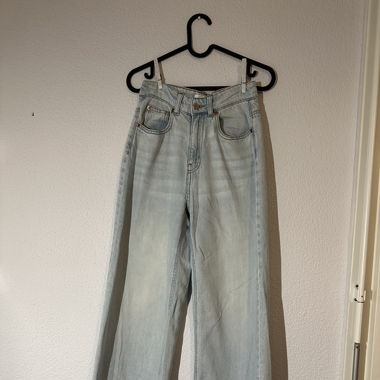 Jeans (hellblau, Grösse 34)