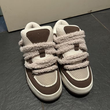Sneaker