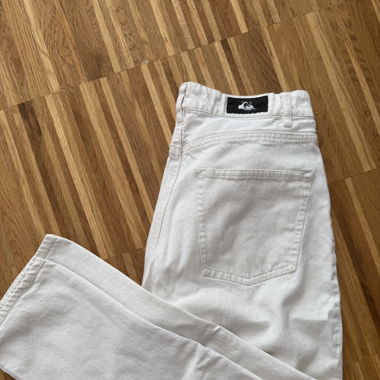 Quiksilver Hose in weiss (Grösse 28)