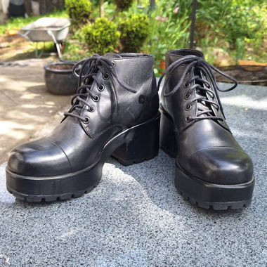 Plateau Lederstiefel schwarz