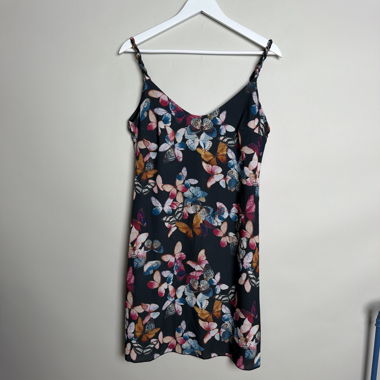 Robe nuisette à imprimé papillons