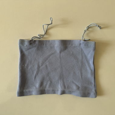 Top a fascia blu