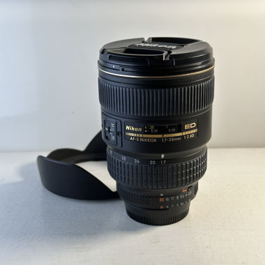 Nikon Nikkor 17 - 35mm