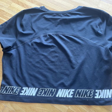 Maglia sportiva Nike nera