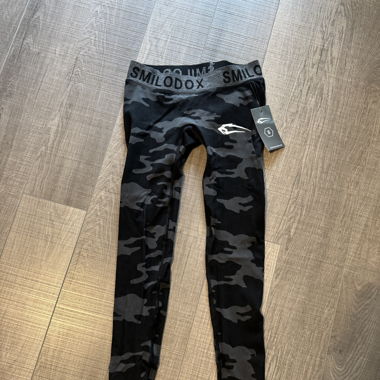 Smilodox- Low Waisted Camo Leggings- Black