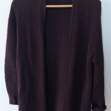 Roter Cardigan