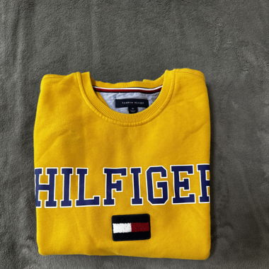Tommy Hilfiger Yellow Sweatshirt – Size M