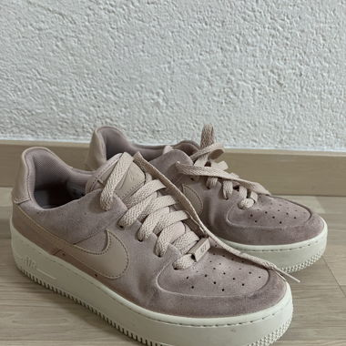 Nike Air Force 1 Rosa Limited Edition 