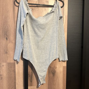 Bodys épaules dénudées à manches longues