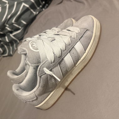 Baskets Adidas grises