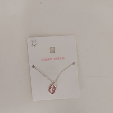 Collana argentata con medaglia incisa