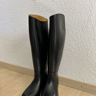 schwarze Reitstiefel/ Stiefel