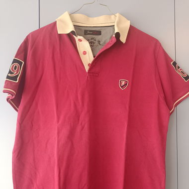 Belle polo violette avec col blanc taille L