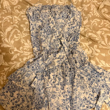Blumenkleid mit Volants