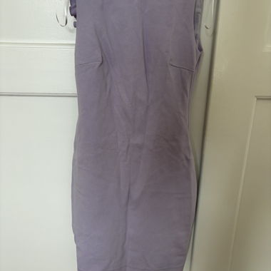 Lila Trägerkleid mit Volants von Zara, XS