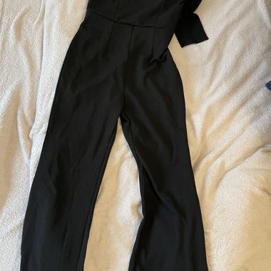 Combinaison élégante noire