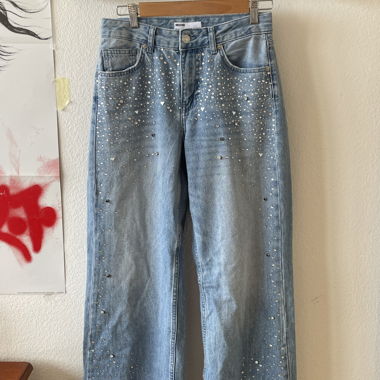 Jeans larghi Bershka con strass