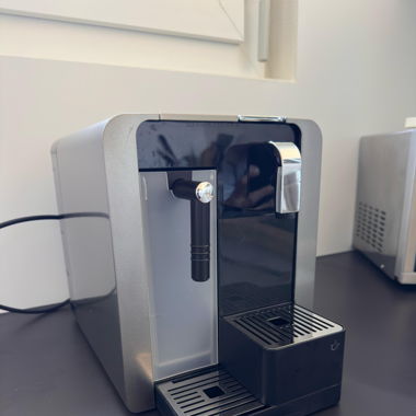 Delizio Kaffeemaschine mit Milchschäumer