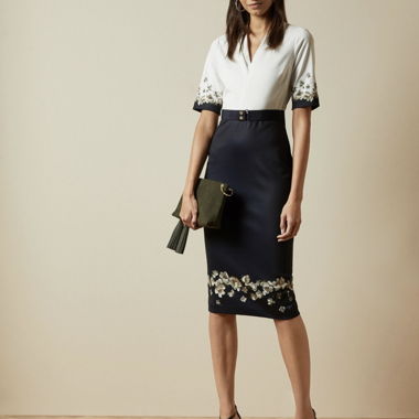 Elegant Ted Baker Sheath Dress – timeless & feminine
