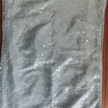 Tissu à paillettes en bleu bébé