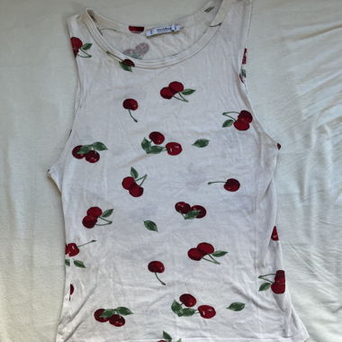 Canotta Pull&Bear alle ciliegie