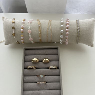 Set di gioielli con anelli, bracciali e orecchini
