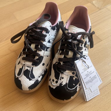 Sneakers con stampa mucca Adidas