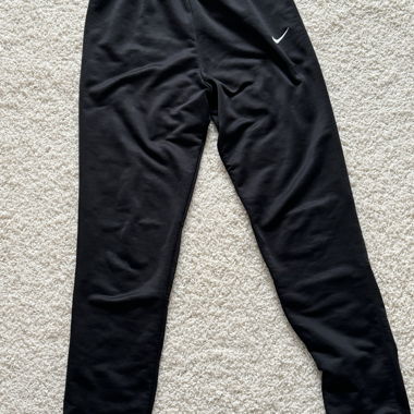 Schwarze Nike Trainerhose