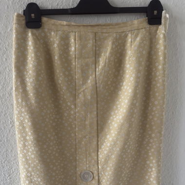 Vintage skirt in a beautiful pattern 
