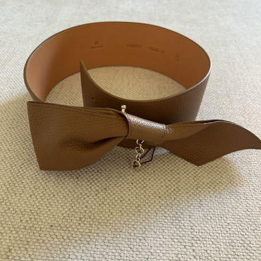 Aigner Lederguertel mit Schleife